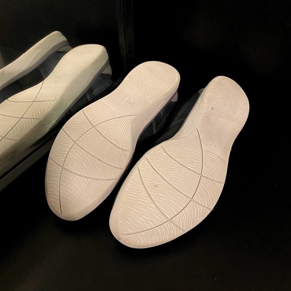 Clarks Blue Slip On Sneakers - Picture 8 of 8